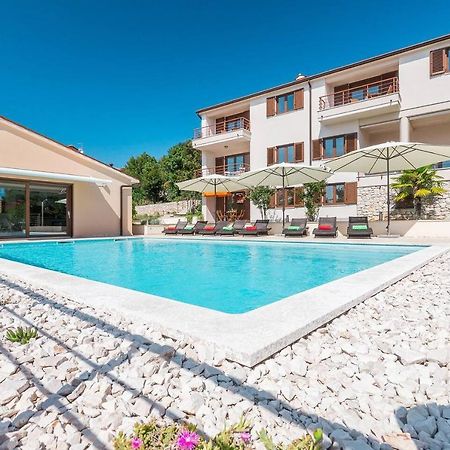 E&T Apartments With A Beautiful Pool Rabac Εξωτερικό φωτογραφία