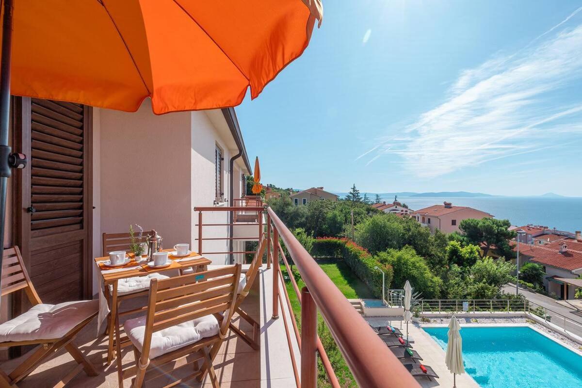 E&T Apartments With A Beautiful Pool Rabac Δωμάτιο φωτογραφία
