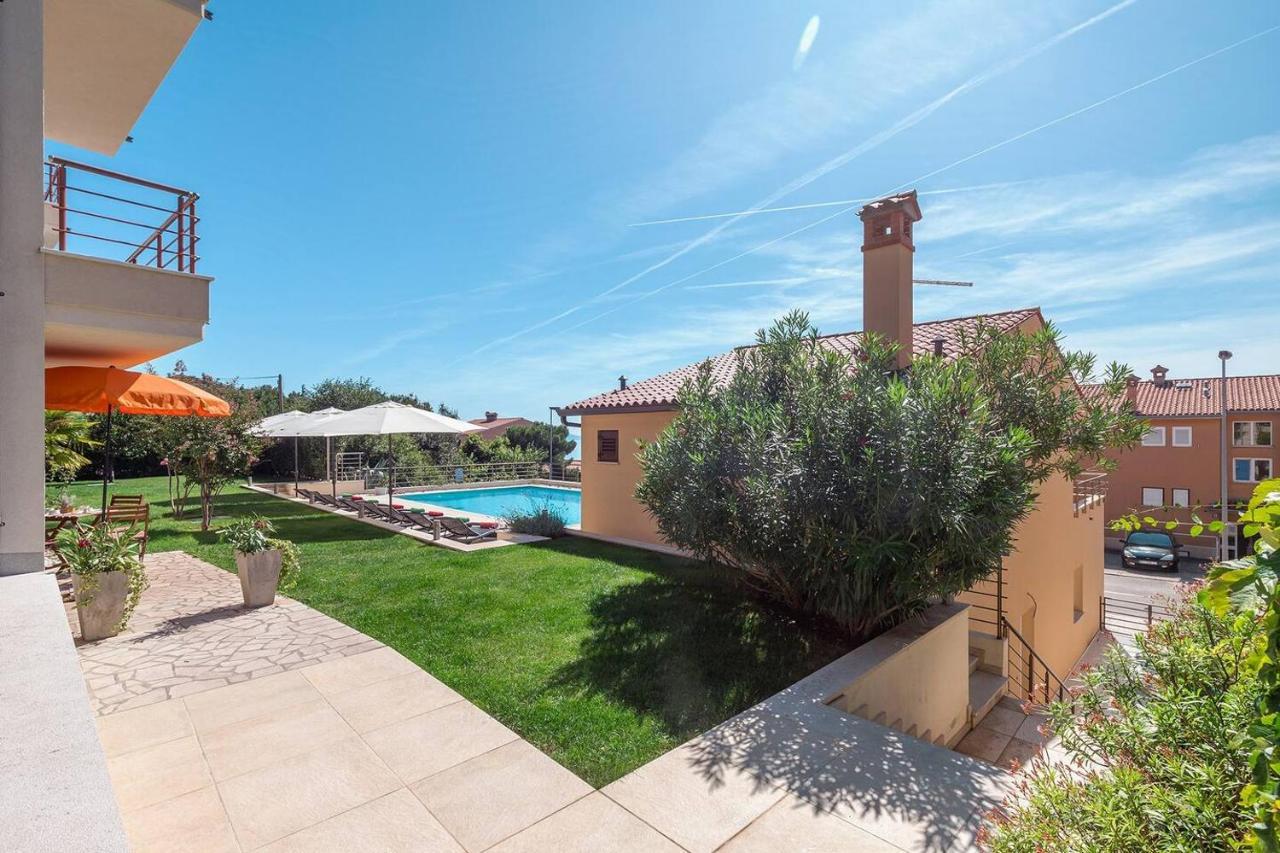 E&T Apartments With A Beautiful Pool Rabac Εξωτερικό φωτογραφία