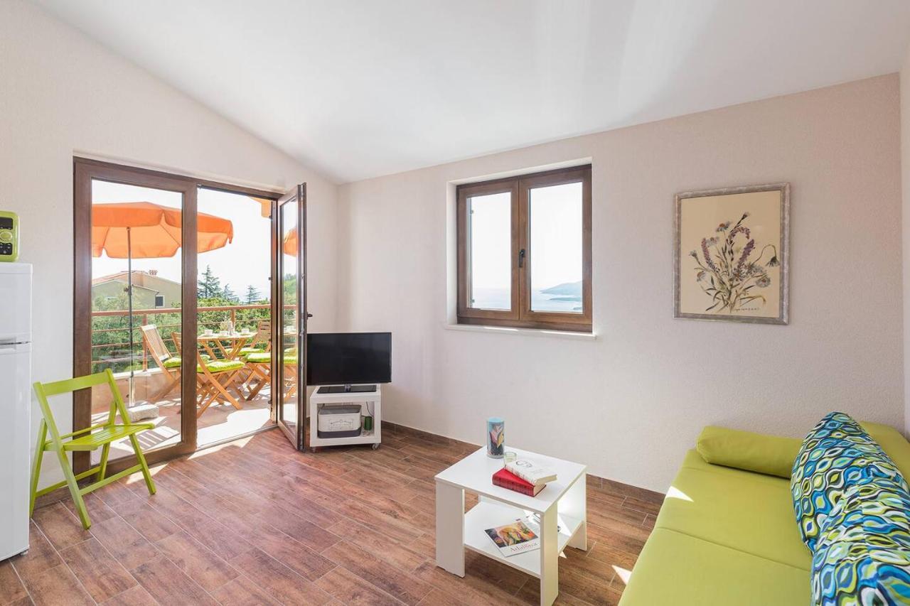 E&T Apartments With A Beautiful Pool Rabac Εξωτερικό φωτογραφία