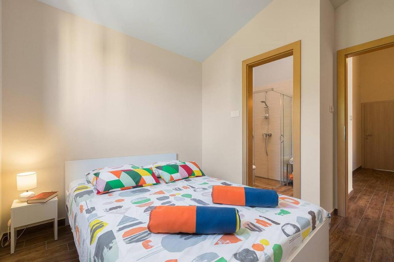 E&T Apartments With A Beautiful Pool Rabac Εξωτερικό φωτογραφία