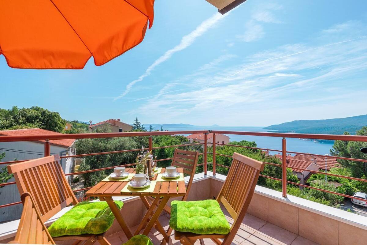 E&T Apartments With A Beautiful Pool Rabac Εξωτερικό φωτογραφία