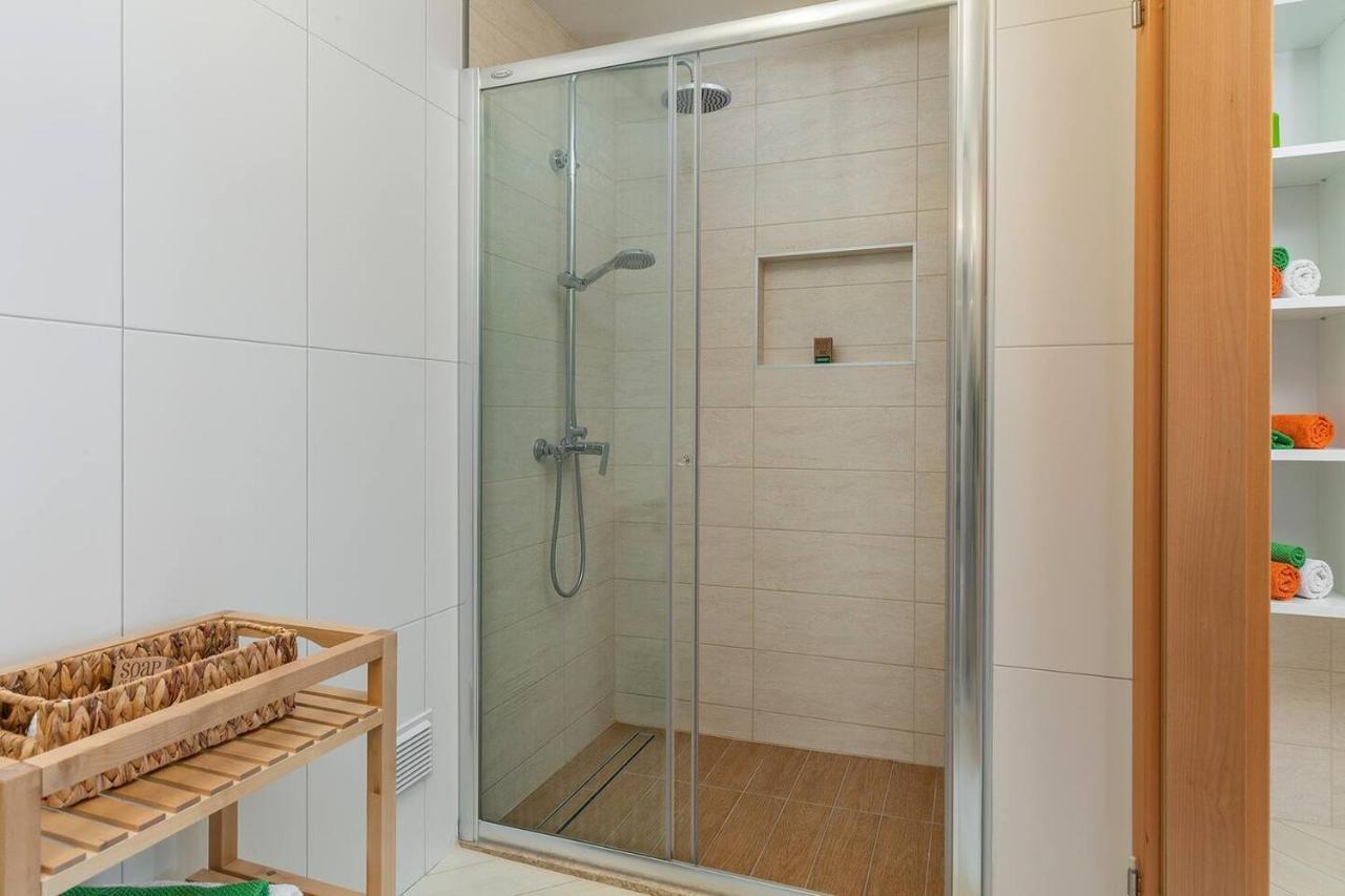 E&T Apartments With A Beautiful Pool Rabac Εξωτερικό φωτογραφία