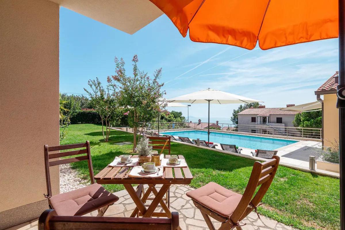 E&T Apartments With A Beautiful Pool Rabac Εξωτερικό φωτογραφία