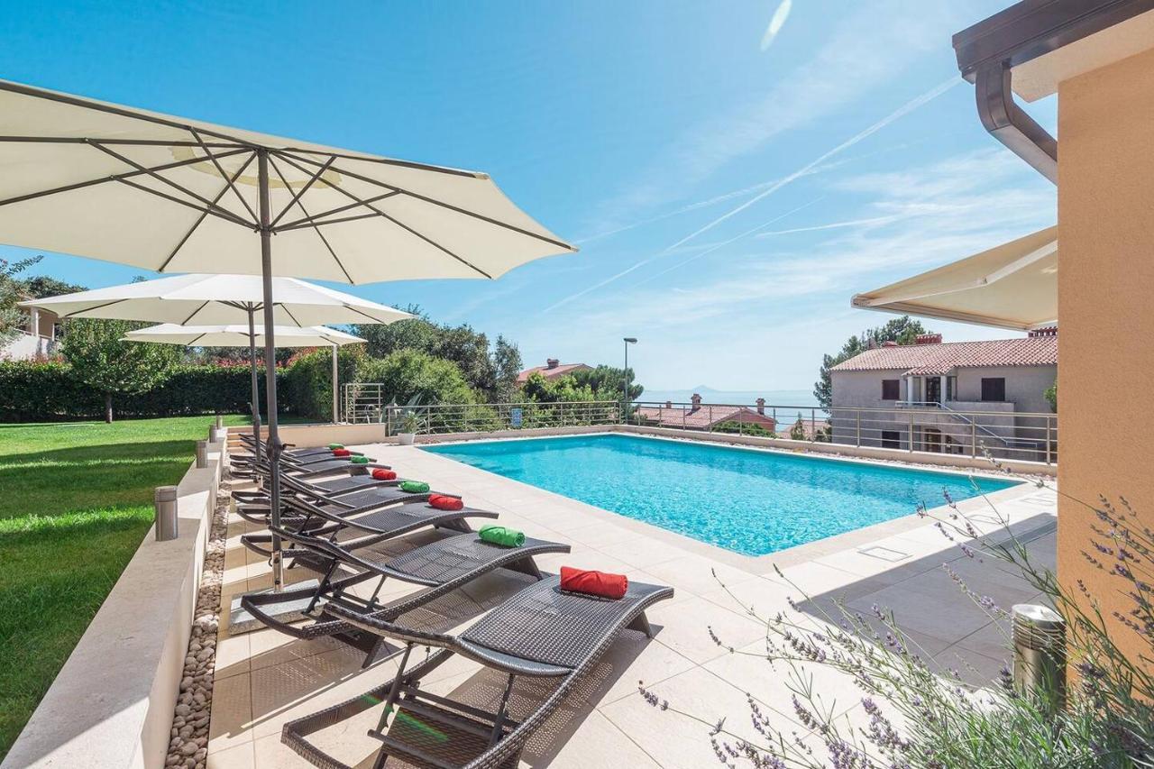 E&T Apartments With A Beautiful Pool Rabac Εξωτερικό φωτογραφία
