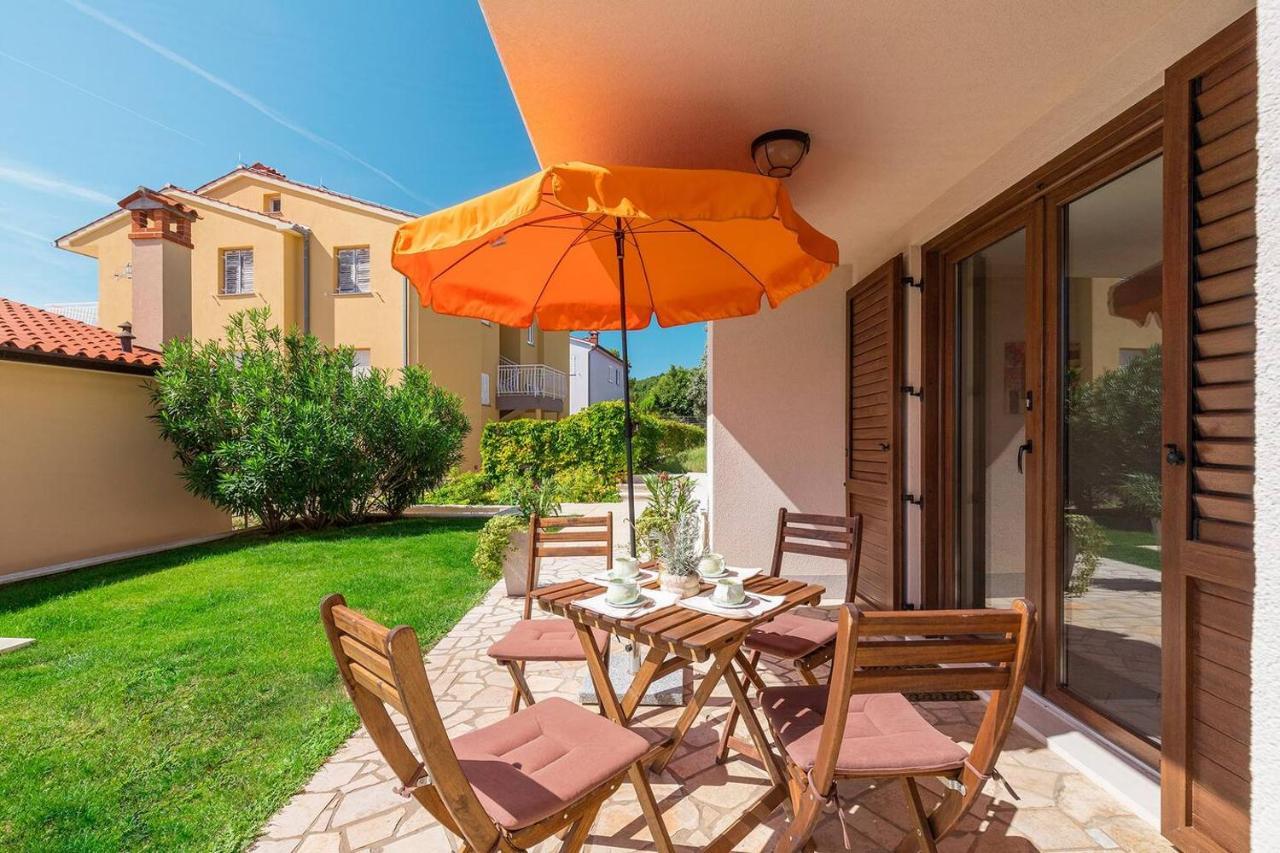 E&T Apartments With A Beautiful Pool Rabac Εξωτερικό φωτογραφία