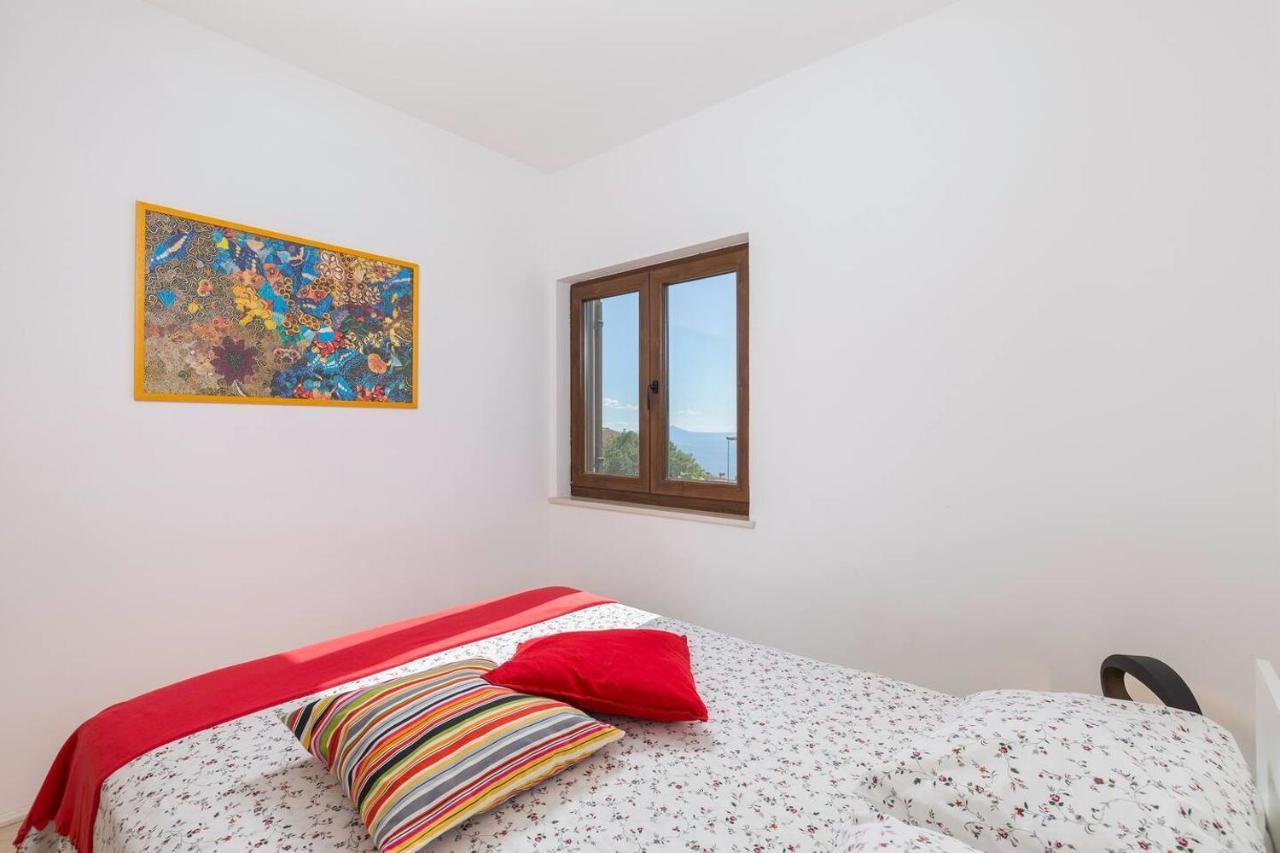 E&T Apartments With A Beautiful Pool Rabac Εξωτερικό φωτογραφία