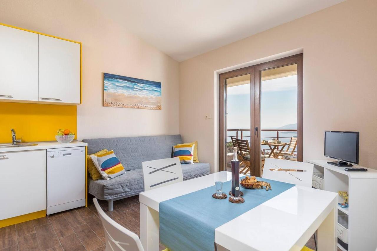 E&T Apartments With A Beautiful Pool Rabac Εξωτερικό φωτογραφία