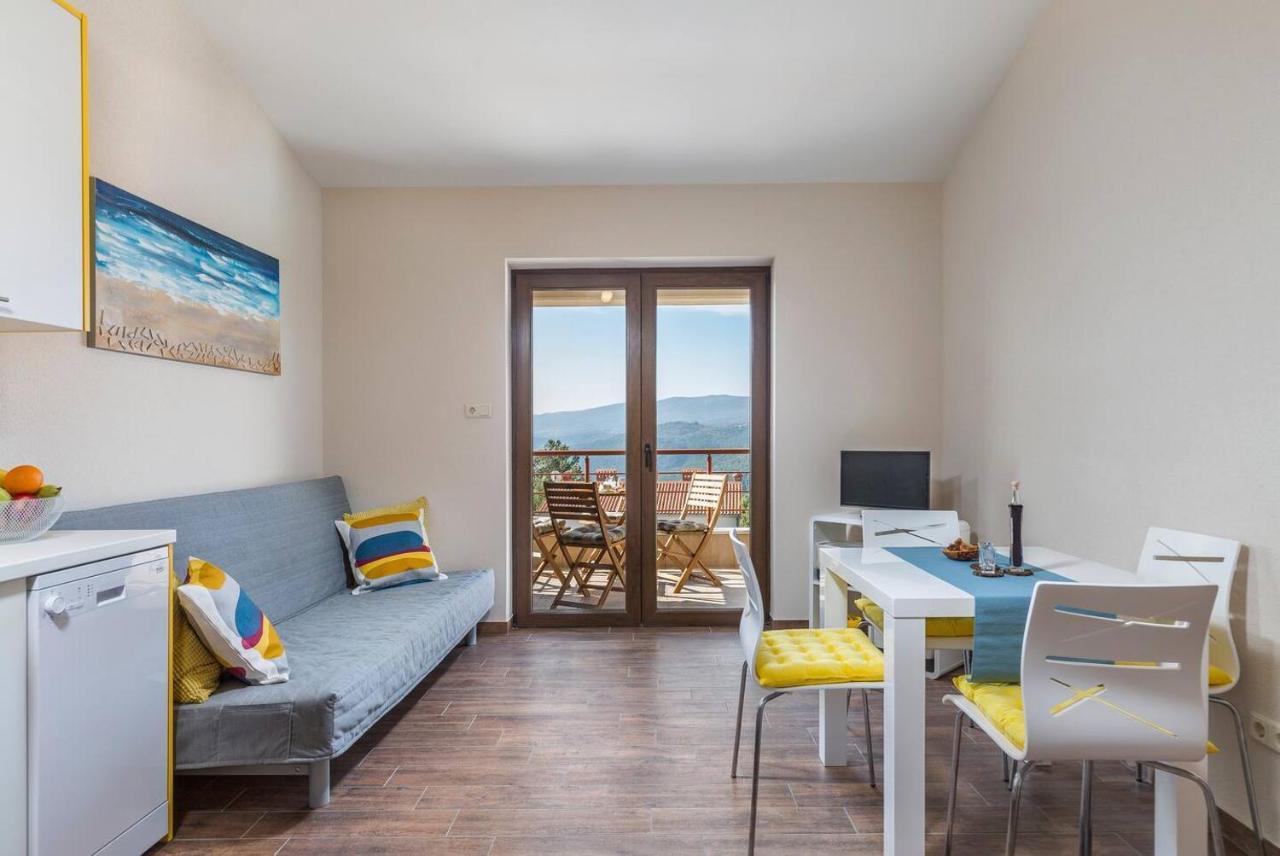 E&T Apartments With A Beautiful Pool Rabac Εξωτερικό φωτογραφία